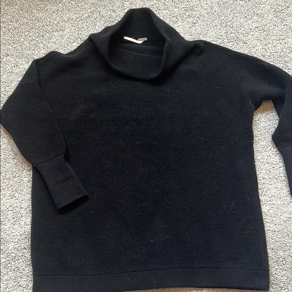 Women’s small free people mock neck ribbed Black Sweater- NWT